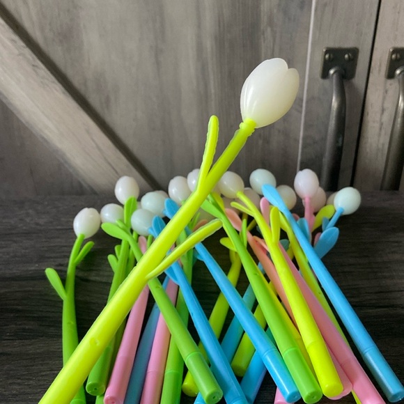 Tulip Color Changing Pens Set of 4 - Picture 5 of 5